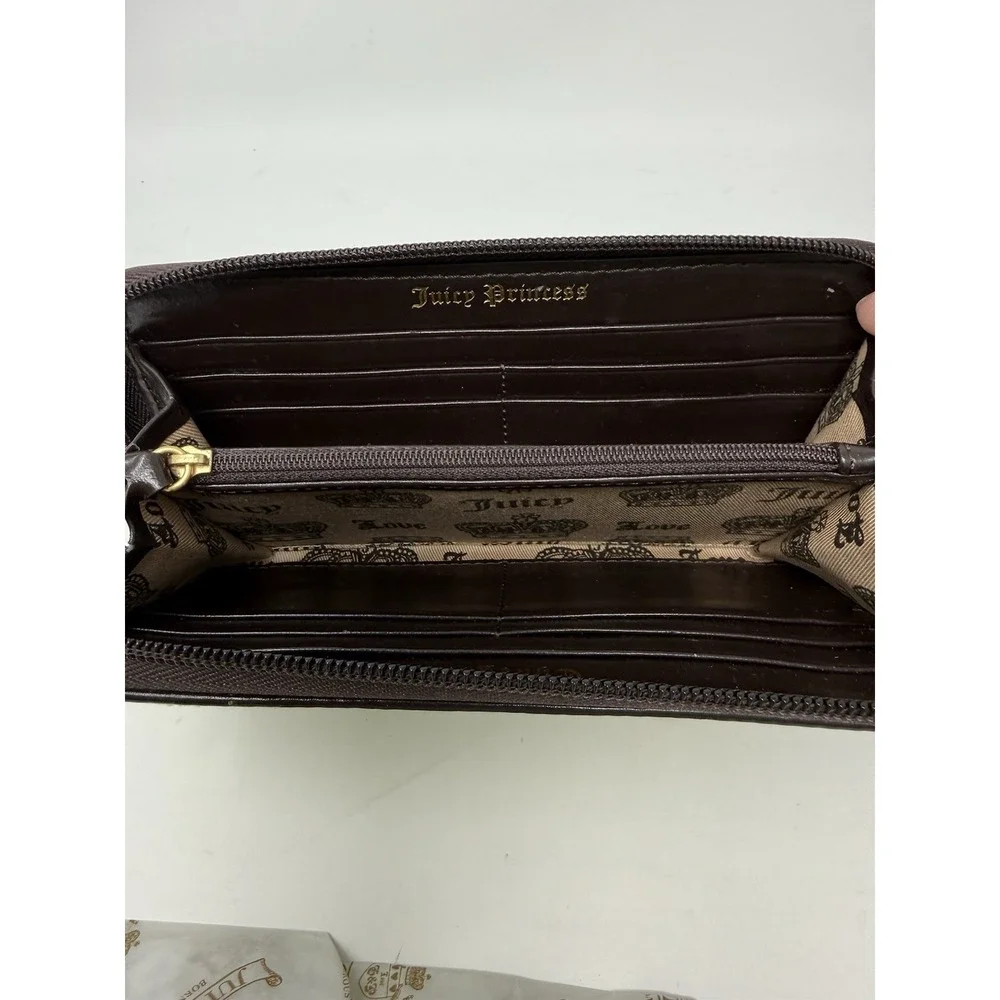 NWT Y2K Juicy Couture Zip Around Velour Wallet Color Green
